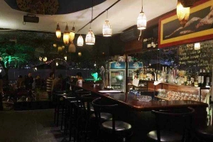 21° N Club Cafe