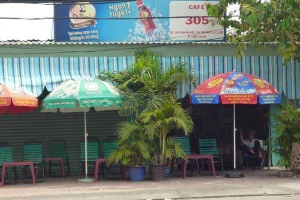 305 Cafe