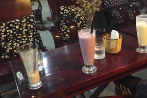 84 Cafe - Hồ Đền Lừ
