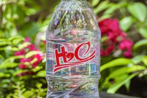 Nước uống cao cấp H2O