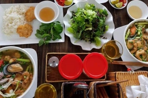 Ẩm Thực Làng Chài - Bún Hải Sản & Xôi Chả Mực