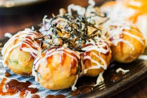 Ăn vặt 180 Độ C - Waffle & Takoyaki - Phạm Văn Đồng