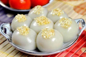 Ăn vặt 3 Chìm 7 Nổi - Bánh Trôi Nước Hạt Sen