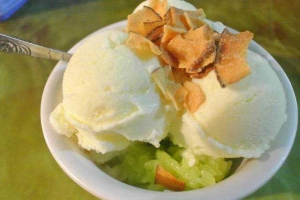 Ăn vặt 65+ - Chè Sầu & Kem Xôi Trái Dừa