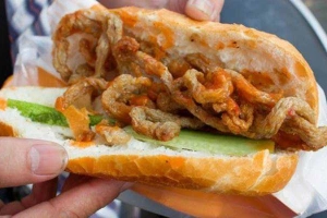 Ăn vặt Alo - Bánh Mì Chả Cá Nóng