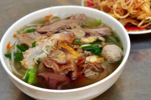 Ăn vặt Bà Bớt - Bún Bò & Cơm Chiên