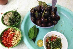 Ăn vặt Ba Cô - Ốc & Cút Lộn