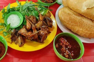 Ăn vặt Bà Già - Cút Chiên Bơ