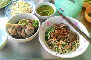 Ăn vặt Ba Hoàng - Hủ Tiếu Nam Vang