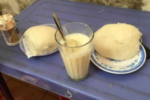 Ăn vặt Bánh Bao Bà Mậu
