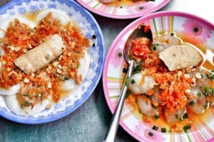 Ăn vặt Bánh Bèo - Chợ Hoàng Hoa Thám