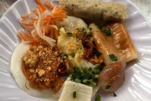Ăn vặt Bánh Bèo Miền Trung - 779 Cách Mạng Tháng 8