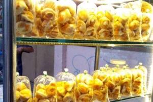 Ăn vặt Bánh Bông Lan Trứng Muối - Đặc Sản Vũng Tàu