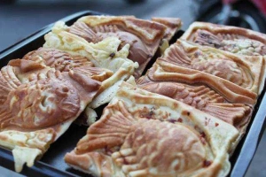 Ăn vặt Bánh Cá 3K - Bà Triệu