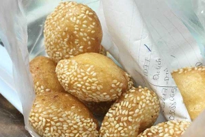 Ăn vặt Bánh Cam - Chợ Phạm Văn Hai