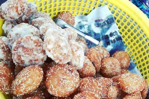 Ăn vặt Bánh Cam Đường - Chợ Xóm Mới