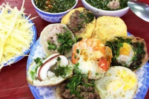 Ăn vặt Bánh Căn Cô Lan