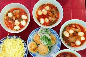 Ăn vặt Bánh Căn Lagi