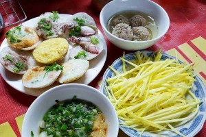 Ăn vặt Bánh Căn Út Năm
