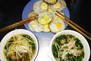 Ăn vặt Bánh Căn Xóm Bóng