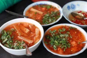Ăn vặt Bánh Canh Nam Phổ O Hằng - Chợ Đông Ba