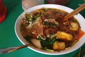 Ăn vặt Bánh Đa Cua - Đại Học Thủy Lợi