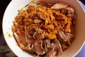 Ăn vặt Bánh Đa Trộn - Gầm Cầu