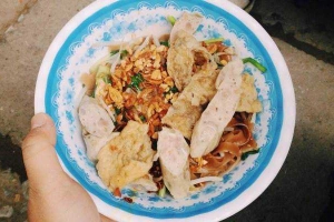 Ăn vặt Bánh Đa Trộn Phan Đình Phùng