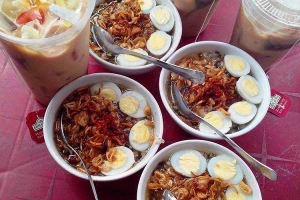 Ăn vặt Hai Bà Mập - Bánh Đúc Singapore