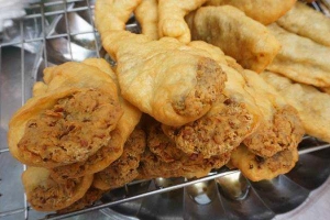 Ăn vặt Bánh Đùi Gà