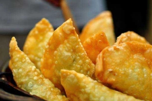 Ăn vặt Bánh Gối, Bánh Khoai - Lý Bôn