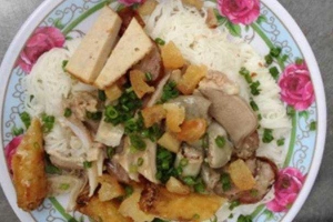 Ăn vặt Bánh Hỏi Quyên - Lê Lai