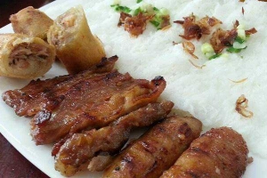 Ăn vặt Bánh Hỏi Thịt Nướng Chả Giò