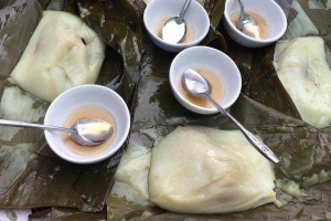 Ăn vặt Bánh Lá Bà Cúc