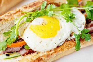 Ăn vặt Bánh Mì - 226 Trần Quốc Toản