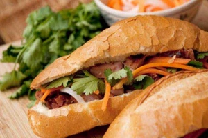 Ăn vặt Bánh Mì 999 - Khuông Việt