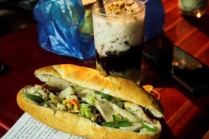 Ăn vặt Bánh Mì Anh Tuấn