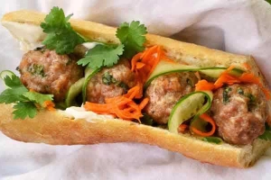 Ăn vặt Bánh Mì Chảo Bà Hậu - Mai Hắc Đế