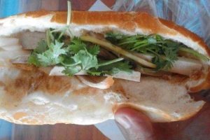 Ăn vặt Bánh Mì & Bánh Giò - Doãn Kế Thiện