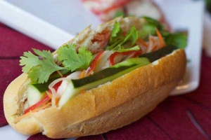 Ăn vặt Bánh Mì Bình Dân - Lý Chính Thắng