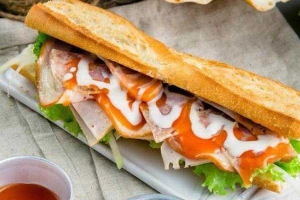 Ăn vặt Bánh Mì Bôm Bốp - Quốc Tử Giám