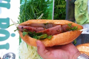 Ăn vặt Bánh Mì Bột Lọc Breadfirst - Trần Huy Liệu