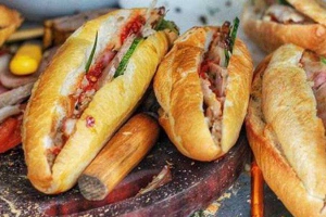 Ăn vặt Bánh Mì Cây Xăng 2