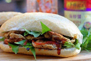 Ăn vặt Bánh Mì Chả Cá - 216 Cách Mạng Tháng 8