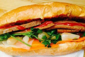 Ăn vặt Bánh Mì - Chả Cá & Heo Quay
