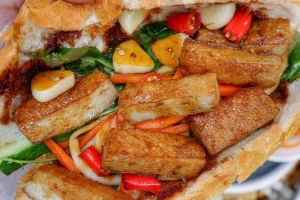 Ăn vặt Bánh Mì Chả Cá - Hoa Sứ