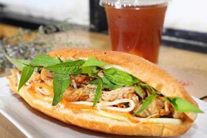 Ăn vặt Bánh Mì Chả Cá Mỹ Khê