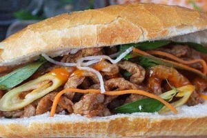 Ăn vặt Bánh Mì Chả Cá TiTi
