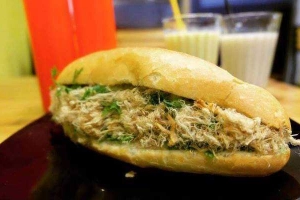 Ăn vặt Bánh Mì Chả Lụa & Cá Hộp