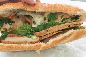 Ăn vặt Bánh Mì Chả